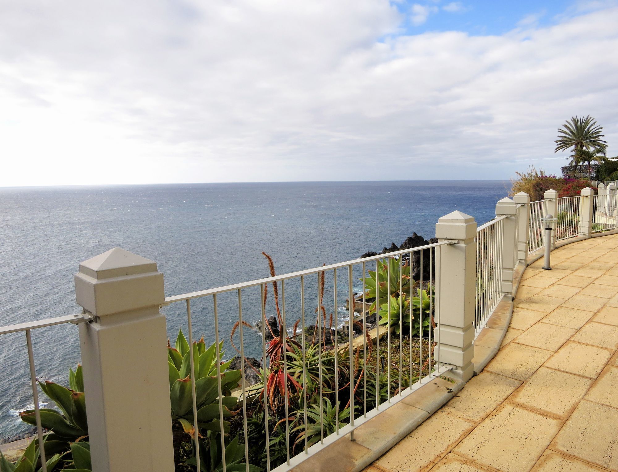 Finest Rentals - Beachfront Penthouse Φουνκάλ Εξωτερικό φωτογραφία