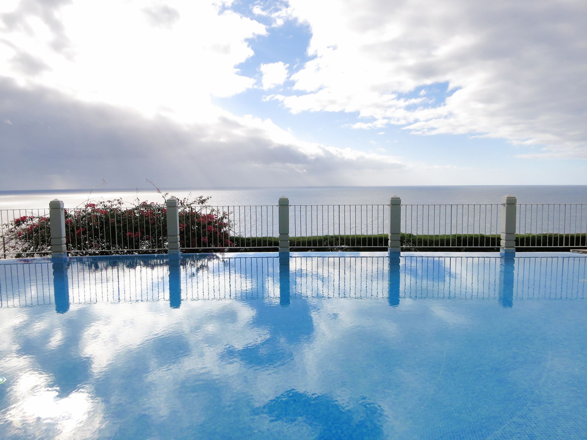 Finest Rentals - Beachfront Penthouse Φουνκάλ Εξωτερικό φωτογραφία